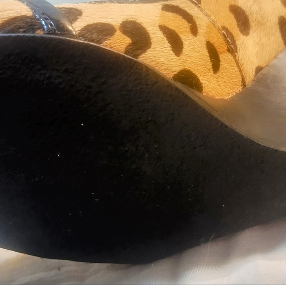 Steve Madden Trea-P Leather Leopard Hair Round Buckle Toe Wedge Heels Size 6 - Picture 6 of 11